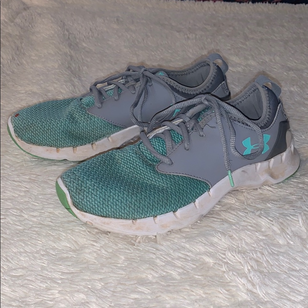 Under Armour Girls shoes